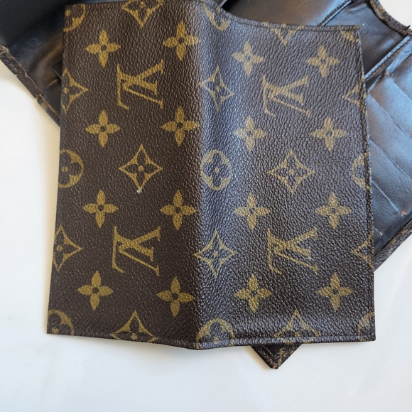 Louis Vuitton Envelope Wallet - Picture 12 of 16